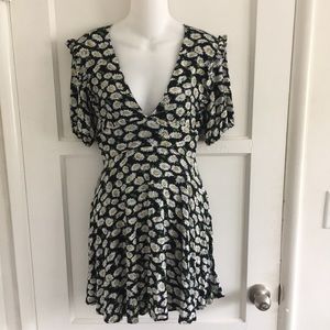 Free People Floral Daisy Print Mini Dress Size 2 Short Sleeve